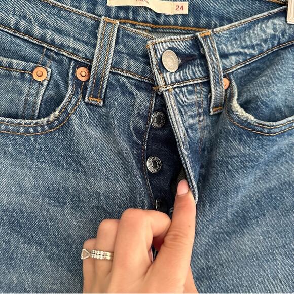 Levi’s Premium Capital E Wedgie Jeans - Picture 3 of 12